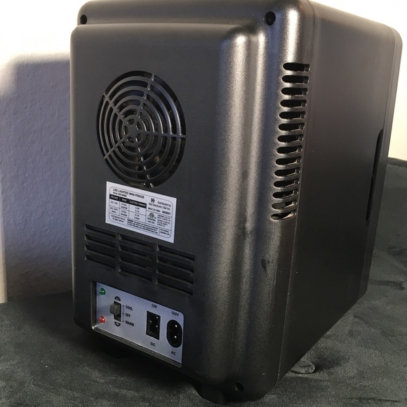 Kitchen Personal Chiller Led Lighted Mini Fridge With Glass Door